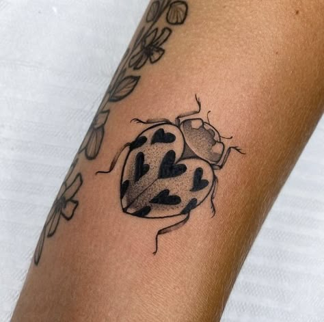 Aesthetic Tattoo Ideas, Lady Bug Tattoo, Bug Tattoo, Heart Tattoo Designs, Aesthetic Tattoo, Dream Tattoos, Little Tattoos, Dope Tattoos, Simplistic Tattoos