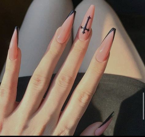 Cross Nail Designs, Cross Nail Art, Kylie Nails, Cross Nails, Black Coffin Nails, Black Acrylic Nails, Long Acrylic Nail Designs, Gothic Nails, Winter Nails Acrylic