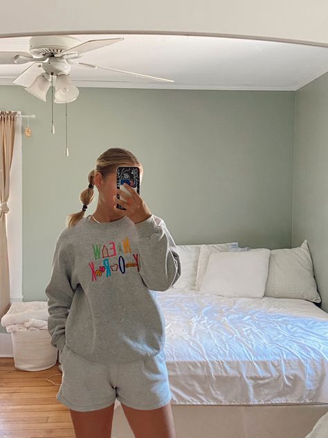 Groutfit Outfit, Groutfit Spirit Week, Grey Outfit, Spirit Week, Mirror Selfie, Summer Fashion, Outfit Ideas, Ootd, Outfit Inspo