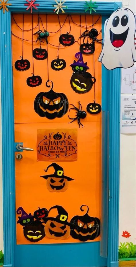 Halloween School Door Decorations, Halloween Kita, Halloween Door Decorations Classroom, Porta Halloween, Halloween Door Decoration, Halloween Classroom Door, Strašidelný Halloween, Halloween Classroom Decorations, Dekorasi Halloween