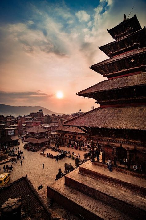 The most important Nepal travel tips I wish I knew before I went. From politics to Everest travel tips and everything in between, read this before you go! #NepalTravel #MountEverest Travel Nepal, Nepal Culture, Everest Base Camp Trek, Nepal Travel, Kathmandu Nepal, Travel Wardrobe, Bhutan, Tumblr Wallpaper, India Travel