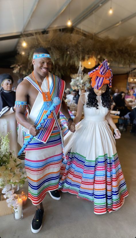 Traditional Xhosa Wedding Attire, Sepedi Wedding Dresses, Xhosa Traditional Wear Woman, Umbaco Xhosa, Xhosa Skirt, Umbhaco Xhosa Designs, Modern Xhosa Attire, Xhosa Outfits, Xhosa Bride