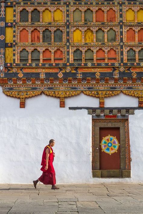 How to Plan the Budgetest Tibet Tour? - L' Essenziale Tibet Architecture, Tibet Monastery, Bhutan Culture, Nepal Architecture, Tibet Culture, Paro Bhutan, Lhasa Tibet, Buddhist Monastery, Tibet Travel