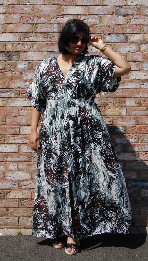 McCalls 7624: DIY Palm Print Maxi Dress Caftan Plus Size Dress Pattern, Maxi Dress Pattern Sewing, Polynesian Dress, Plus Size Maxi Dress, Maxi Dress Pattern, Caftan Dress, Palm Print, Plus Size Maxi Dresses, Organic Fabrics