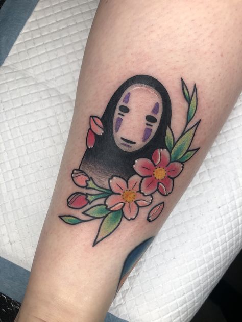 American Traditional Anime Tattoo, No Face Tattoo Ideas, No Face Tattoo Design, Ghibli Tattoo Traditional, Tattoo Designs Studio Ghibli, No Face Drawing, Traditional Studio Ghibli Tattoo, Anime Tattoos Studio Ghibli, Kiki Tattoo