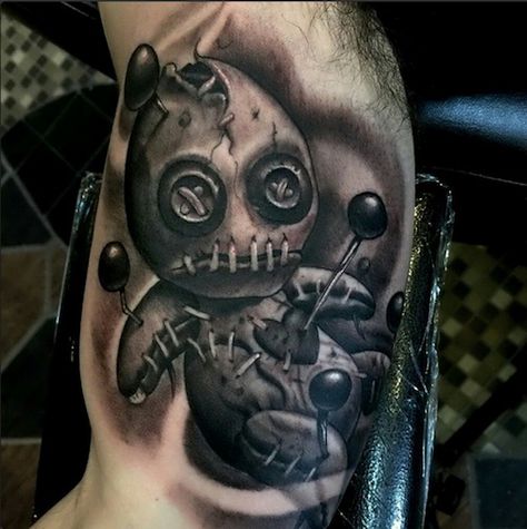 Me Scary Tattoo Ideas, Voodoo Doll Tattoo, Zombie Tattoo, Voodoo Tattoo, Ghost Doll, Voodoo Art, Doll Tattoo, Scary Tattoos, Fantasy Tattoos