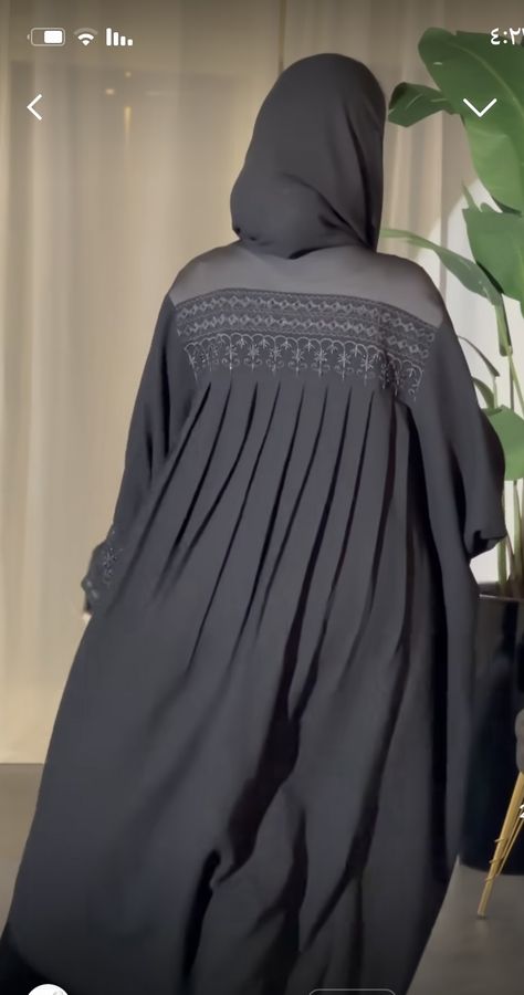 Pakistani Burkha Designs, Simple Abaya Designs, Burqa Designs, Black Abaya Designs, Abaya Designs Latest, Modern Abaya, Abaya Hijab, Mode Kimono, Pakistani Fashion Party Wear