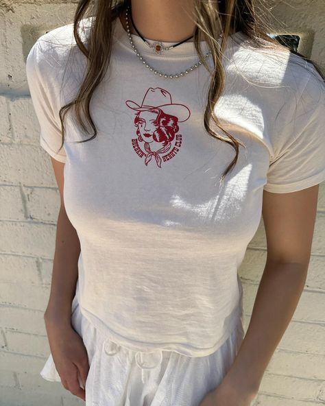 The under $19 baby tee collection 🍒🍓🎀 #western #looks #country #cowgirl #outfit #ideas Cowgirl Outfit Ideas, Western Looks, Cowgirl Outfit, Country Cowgirl, Looks Country, Simple Fall Outfits, Baby Graphic Tees, Baby Tee, Dream Wardrobe