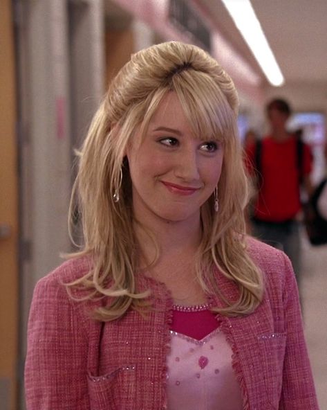 Gabriela Montez, Estilo Rachel Green, Sharpay Evans, Mean Girls Aesthetic, Troy Bolton, Ashley Tisdale, 2000s Aesthetic, Legally Blonde, High School Musical