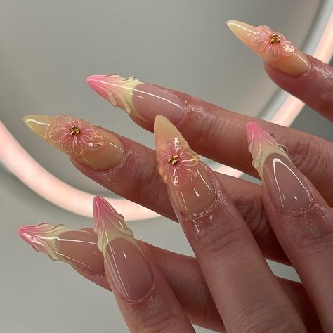 3d Flower Nails, Tropical Nails, Airbrush Nails, Nagel Tips, Summery Nails, Her Nails, Vacation Nails, Yellow Nails, American Beauty