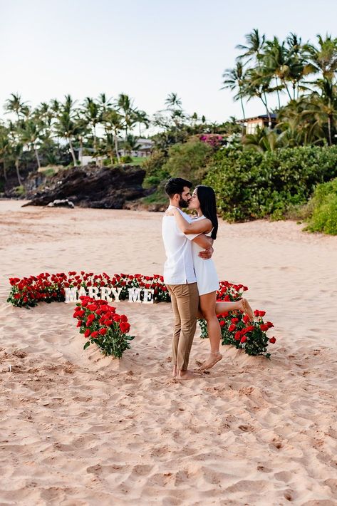 This beach wedding proposal was filled with tons of red roses and a "Marry Me" marquee sign. Nothing like a romantic wedding proposal on the beaches of Maui. Looking for more wedding proposal ideas? Check out our website! Marry Me Signs Proposal, Proposal Ideas Romantic, Proposal Flowers, Beach Proposals, Proposal Setup, Proposal Locations, Wedding Proposal Ideas, Proposal Inspiration, Dream Proposal