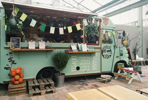 Food Truck Camper, Green Food Truck, Foodtruck Design, Bakery Truck, Foodtrucks Ideas, Truck Restaurant, Vegan Food Truck, Coffee Food Truck, Food Vans