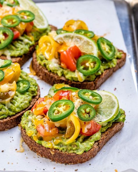 Pizza Fit, Clean Eating Vegetarian, Avocado Dessert, Avocado Toast Recipe, Clean Food Crush, Food Crush, Healthy Bread, Healthy Clean Eating, Diet Vegetarian