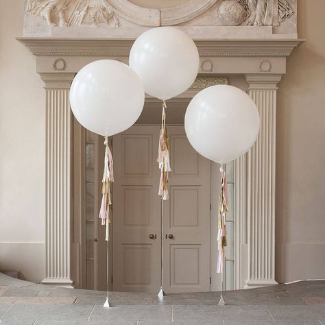 Gatsby Party Decorations, Bubblegum Balloons, Balloon Tassel, Room Styling, Round Balloons, Personalized Balloons, Reception Room, Giant Balloons, Bubble Balloons