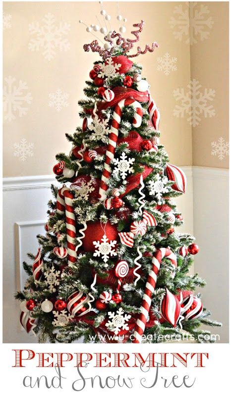 Peppermint Christmas Tree theme - classic!! Amazing Christmas Trees, Christmas Tree With Snow, Candy Cane Christmas Tree, Christmas Tree Decorating Themes, Peppermint Christmas, Christmas Tree Inspiration, Candy Christmas Decorations, Preschool Christmas, Ideas For Christmas