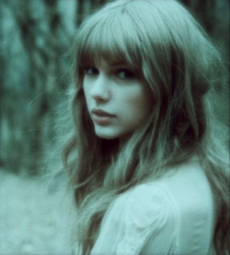 Graveyard Girl, Estilo Taylor Swift, Women In Music, Long Live Taylor Swift, Live Taylor, Taylor Swift Pictures, Fav Celebs, Taylor Alison Swift, In The Woods