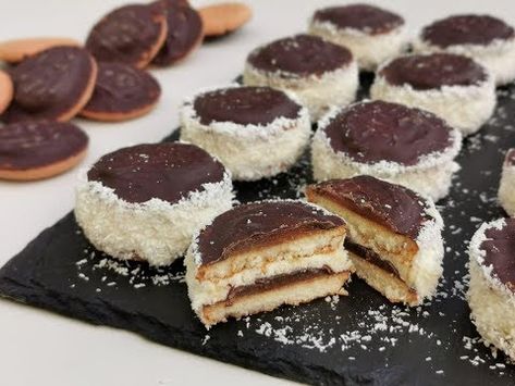 Brze Torte, Custard Slice, Serbian Food, Balkan Food, Lemon And Coconut Cake, Jaffa Cake, Kolaci I Torte, Catering Ideas Food, Croatian Recipes