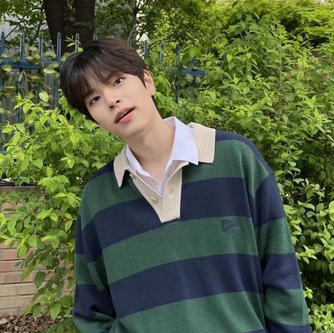 Boyfriend Seungmin, Be My Boyfriend, Skz Seungmin, Werewolf Wattpad, Hyunjin And In, Prom Date, When I See You, Laugh A Lot, Teen Fiction