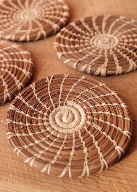 Maya Pine Needle Coasters - Slow Roads Pine Needle Coasters, Pine Needle Basket Weaving, Pine Needle Jewelry, Pine Needle Ornaments, Pine Needle Weaving, Pine Straw Baskets, Mayan Women, Pine Needle Crafts, Basket Weaving Diy