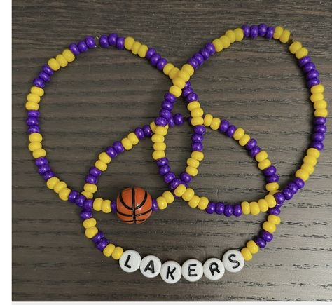 Lakers Bracelet, Cool Beaded Bracelets, Cool Bracelet Ideas, Pulseras Ideas, Basketball Bracelet, Ideas Pulseras, Diy Kandi Bracelets, Clay Bead Necklace, Bracelets Beads