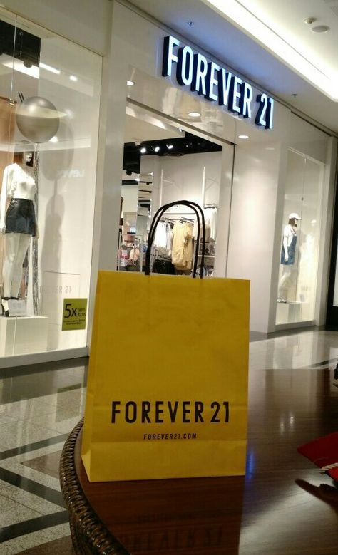 Forever 21, Shopping Bourbon -  São Paulo (Brazil) Forever 21 Shopping Bags, Zara Shopping Bag Snapchat Story, H&m Shopping Bag Snapchat, Shopping Bags Snap, Forever 21 Aesthetic, Shopping Bags Snapchat Story, Zudio Shopping Snap, Shopping Snapchat Story, Forever 21 Store