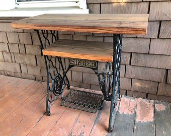 Singer Sewing Machine Repurposed, Antique Sewing Machine Table, Old Sewing Machine Table, Barn Wood Table, Sewing Table Repurpose, Sewing Machine Table Diy, Singer Sewing Tables, Antique Singer Sewing Machine, Singer Sewing Machine Table