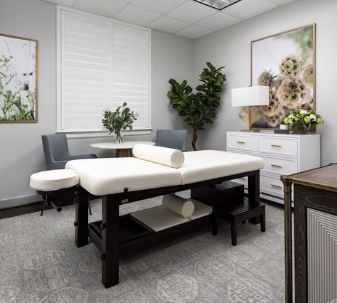 Luxury Holistic Healthcare Office Space Tour Beautiful Doctors Office, Medical Office Decor Professional, Medical Office Ideas, Aesthetic Doctor Office, High End Medical Office, Health Office Design, Naturopathic Doctor Office, Medical Office Design Waiting Area, Doctors Office Aesthetic