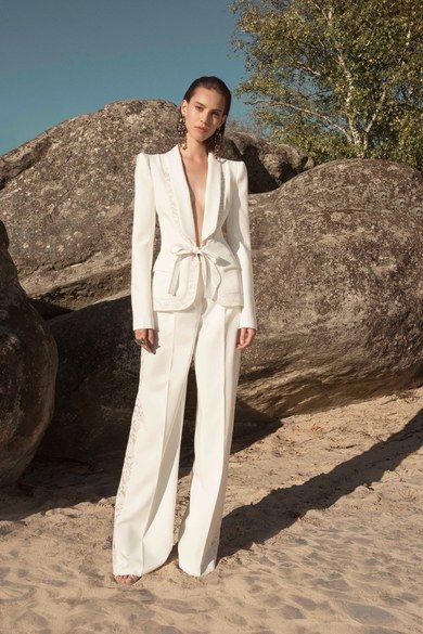 Business Style Women, Dandy Look, White Pantsuit, Lace Blazer, White Tuxedo, White Suit, Zuhair Murad, Mode Inspo, Suit Fashion