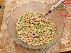 Basque Recipes, Basque Food, White Bean Salad, Canned Beans, French Restaurants, Green Bell Peppers, White Bean, Bean Salad, White Beans