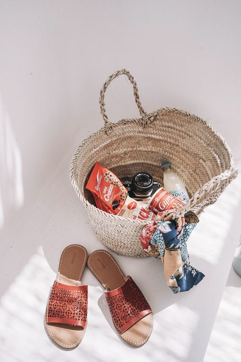 Soludos-Soludos_Escapes-Light_Pink_Dress-Knotted_Sandals-Mykonos-Greece-Collage_Vintage-Summer_Outfit-Street_Style-87 Light Pink Dress, Christmas Hairstyles, Collage Vintage, Knot Dress, My Fashion, Gorgeous Christmas, Trotter, Summer Feeling, Beach Aesthetic