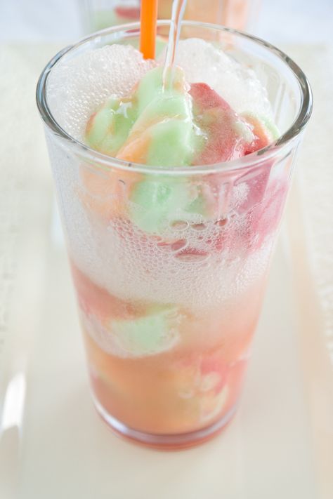 Sherbet Punch Float. thesugarcoatedcottage.com Sorbet Float, Ice Cream Float Recipes, Sherbet Punch Recipes, Cottage Recipes, Sherbet Ice Cream, Cottage Meals, Floats Drinks, Sherbet Punch, Float Recipes