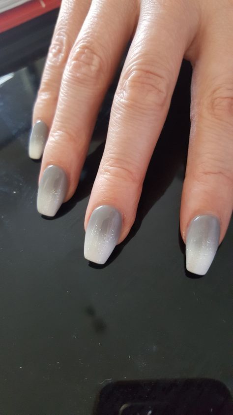 Grey Ombre Nails Short, Gray White Ombre Nails, Gray And White Ombre Nails, Grey To White Ombre Nails, Silver French Ombre Nails, Powder Dipped Ombre Nails, Grey Ombre Nails With Glitter, Grey White Ombre Nails, Gray And Pink Ombre Nails