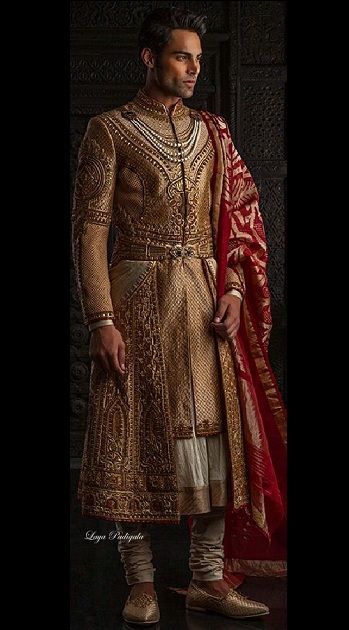 Royal And Classy Sherwani. #Indian #Fashion #WomenTriangle www.womentiangle.com भारतीय इतिहास, Indian Groom Wear, Saree Bollywood, Indian Wedding Outfit, Indian Men Fashion, Indian Man, Tarun Tahiliani, Groom Wear, Groom Outfit