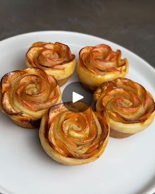 Apple Rose Pastry, Bread Shaping, Apple Roses, Cake Mix Recipes, Puff Pastry, Food Art, Pastry, Bread, Cake