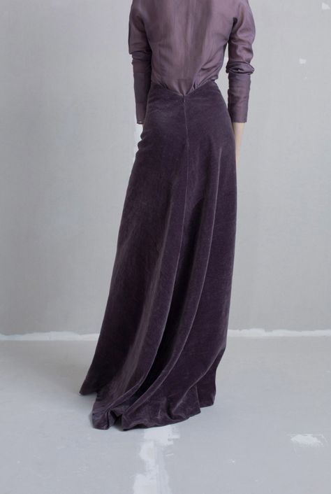 Lavender velvet skirt, AW18 collection – Cortana Moda Velvet Skirt Long, Velvet Skirt, Skirt Long, Moda Fashion, Slow Fashion, Fashion Online Shop, Sundress, Tulle Skirt, High Waisted Skirt