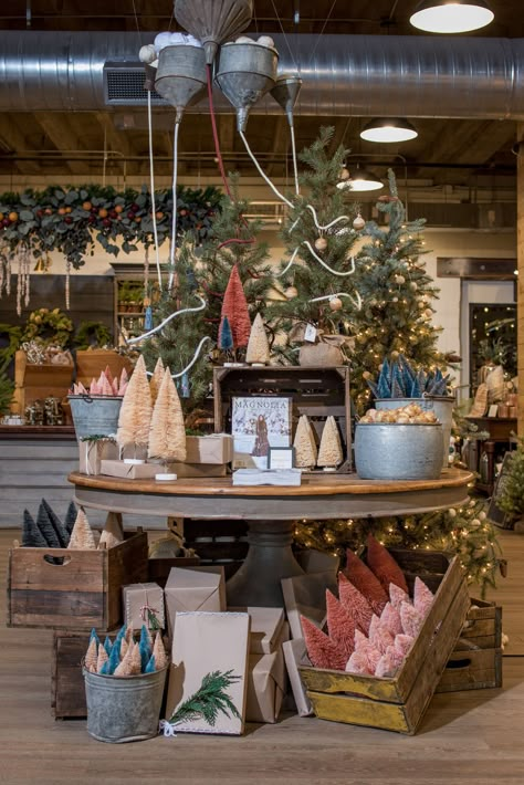 Seasonal Store Display, Christmas Retail Ideas, Boutique Holiday Display, Christmas At Magnolia Market, Holiday Boutique Display, Magnolia Store Display, Holiday Store Display, Christmas Retail Display Ideas, Christmas Boutique Display