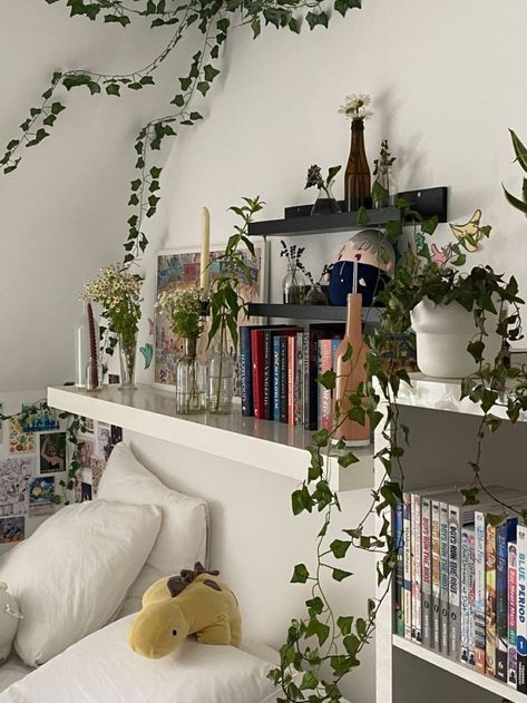 Ikea Shelves Bedroom Aesthetic, Bedroom Inspo Bookshelf, Bookshelves In Room, Shelf Ideas Aesthetic, Shelves In Bedroom Aesthetic, Wall Shelf Aesthetic, Aesthetic Shelf Ideas, Shelf Decor Bedroom Aesthetic, Shelf Aesthetic