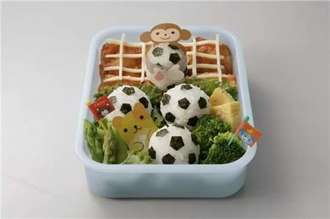 Kids football onigiri riceball Food Art Lunch, Cute Bento, Rice Ball, Ball Birthday, Bento Recipes, School Lunch Box, Mold Kit, Football Food, Rice Balls