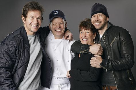 Mark, Paul, Alma, and Donnie Wahlberg are all Left-handed! Left-handed Thumbs Up. #LefthandersIntl Wahlberg Brothers, Tw 125, Celebrity Recipes, Donnie Wahlberg, Mark Wahlberg, New Kids On The Block, Blue Bloods, Coney Island, Katie Holmes