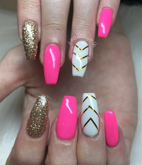 Day 141: Hot Pink and Gold Chevron Nail Art - - NAILS Magazine Pink Gold Nails, Chevron Nail Art, Hot Pink And Gold, Chevron Nails, Art Valentines, Pink Gel Nails, Hot Pink Nails, Pink Nail Art, Gold Chevron