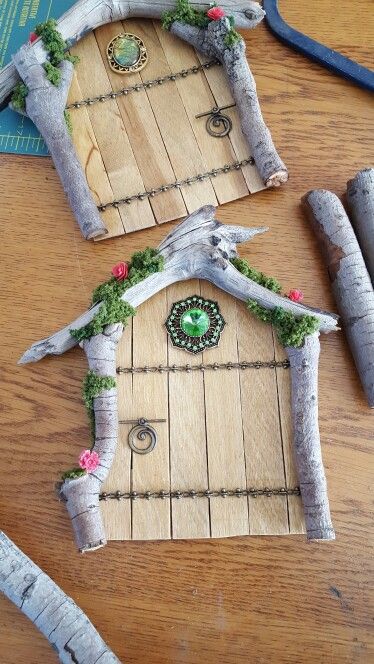 These were fun to make Fairy Doors Diy How To Make, Fairy Doors Diy, Fairy Door Ideas, House In A Tree, Fairy Home Decor, Diy Fairy Door, Fairy Doors On Trees, Fairy Garden Pots, Fairy Tree Houses