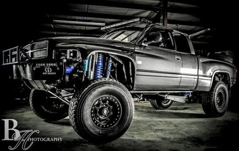 Lifted quad cab 2nd gen Ram prerunner Chevy Prerunner, Survival Truck, 2nd Gen Cummins, Dodge Diesel Trucks, Baja Truck, Cool Truck Accessories, Dodge Diesel, Dream Trucks, Pre Runner