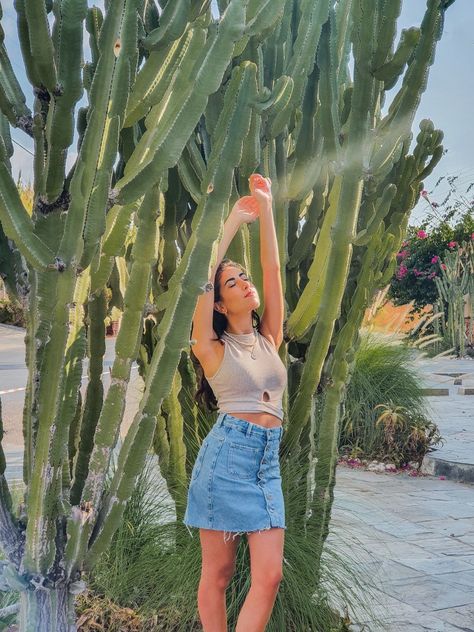 Cactus Photoshoot, Desert Pictures, Cake Photoshoot, Hampi, Desert Cactus, Gardening Outfit, Photoshoot Inspo, Posing Ideas, Pic Ideas