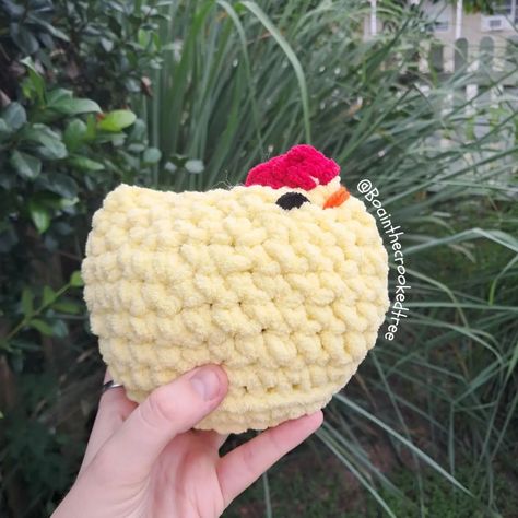 Chickens!! Mabel chicken Pattern by @oakandmarlow #cutechicken #chicken #crochetersofinstagram #crochet #crochetplushie #crochetchicken #crochetcrew #cute #amigurumi #kawaii Mabel Chicken, Crocheted Chicken, Cute Amigurumi, Chicken Pattern, Crochet Chicken, Cute Chickens, Amigurumi, Chicken, Crochet