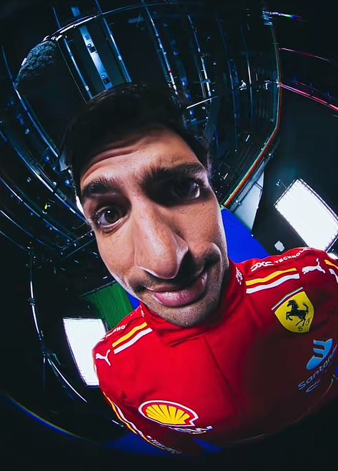 Carlos Sainz Funny, Silly Photos, Funny Photo, Smooth Operator, Boys Wallpaper, Ferrari F1, Funny Wallpaper, F1 Drivers, Formula One