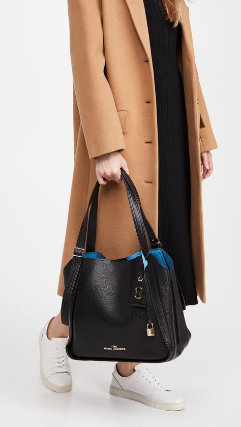 Marc Jacobs The Director Tote Bag Marc Jacobs Bag Outfit Street Styles, Tote Bag Outfit, Best Designer Bags, Marc Jacobs Handbag, Marc Jacobs Tote, Designer Purses, The Director, Classic Handbags, Marc Jacobs Bag