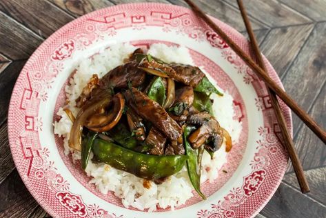 Beef And Snow Peas Over Rice Ready To Serve. Beef And Snow Peas, Snow Pea Stir Fry, Snow Peas Recipe, Fried Chicken Strips, Potato Bacon Soup, Snow Pea, Shrimp Toast, Restaurant Inspired Recipes, Peas Recipe