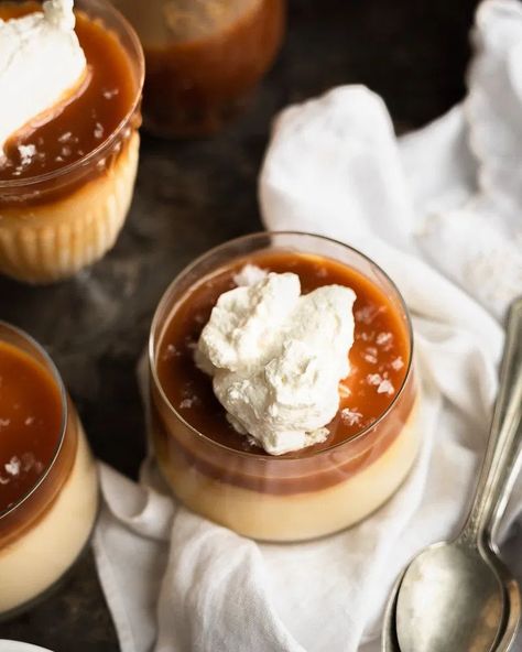 Vegan Salted Caramel Pudding, Salted Caramel Custard, Salted Caramel Dessert, Salted Caramel Pudding, Caramel Pudding Recipe, Salted Caramel Desserts, Cook Desserts, Fancy Deserts, Vegan Dessert Bars