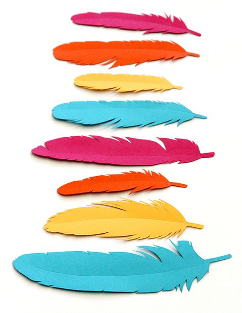 FREE PRINTABLE. These fun printable feathers have all kinds of uses: gift wrapping accents, banners, wreathes, place setting name tags, kids dress-up and more. Feather Printable, Feather Template, Feather Cut, Paper Feathers, Minute To Win It Games, Printables Freebies, Kids Dress Up, Cameo Projects, Printable Paper