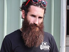 He's a self taught mechanic on Discovery Channel, his name is Aaron Kaufman Aaron Kaufman, I Love Beards, Monkey Garage, Gas Monkey Garage, Epic Beard, Perfect Beard, Gas Monkey, Big Beards, Short Beard